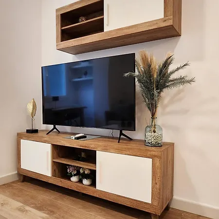 דירה Minimalist Loft Space מאלגה