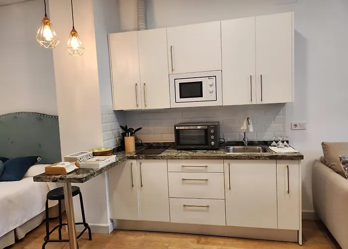 דירה Minimalist Loft Space